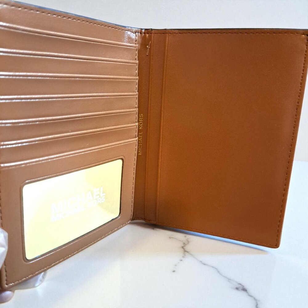 Michael Kors Women's Brown/Red/Pink Logo Bedford Medium Passport Wallet NWOT - Picture 5 of 11